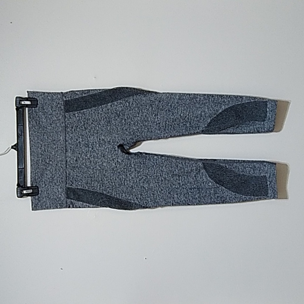 Forever 21 Gray Capri Leggings